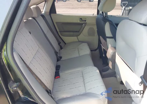 2010 Ford Focus Se z USA, uszkodzony, nr VIN 1FAHP3FN1AW117951